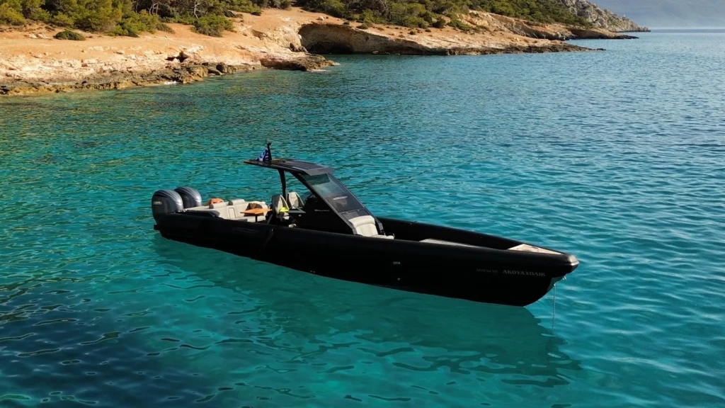 aquaholic_boat
