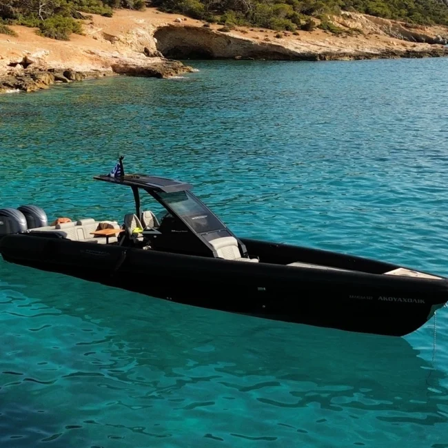 aquaholic_boat