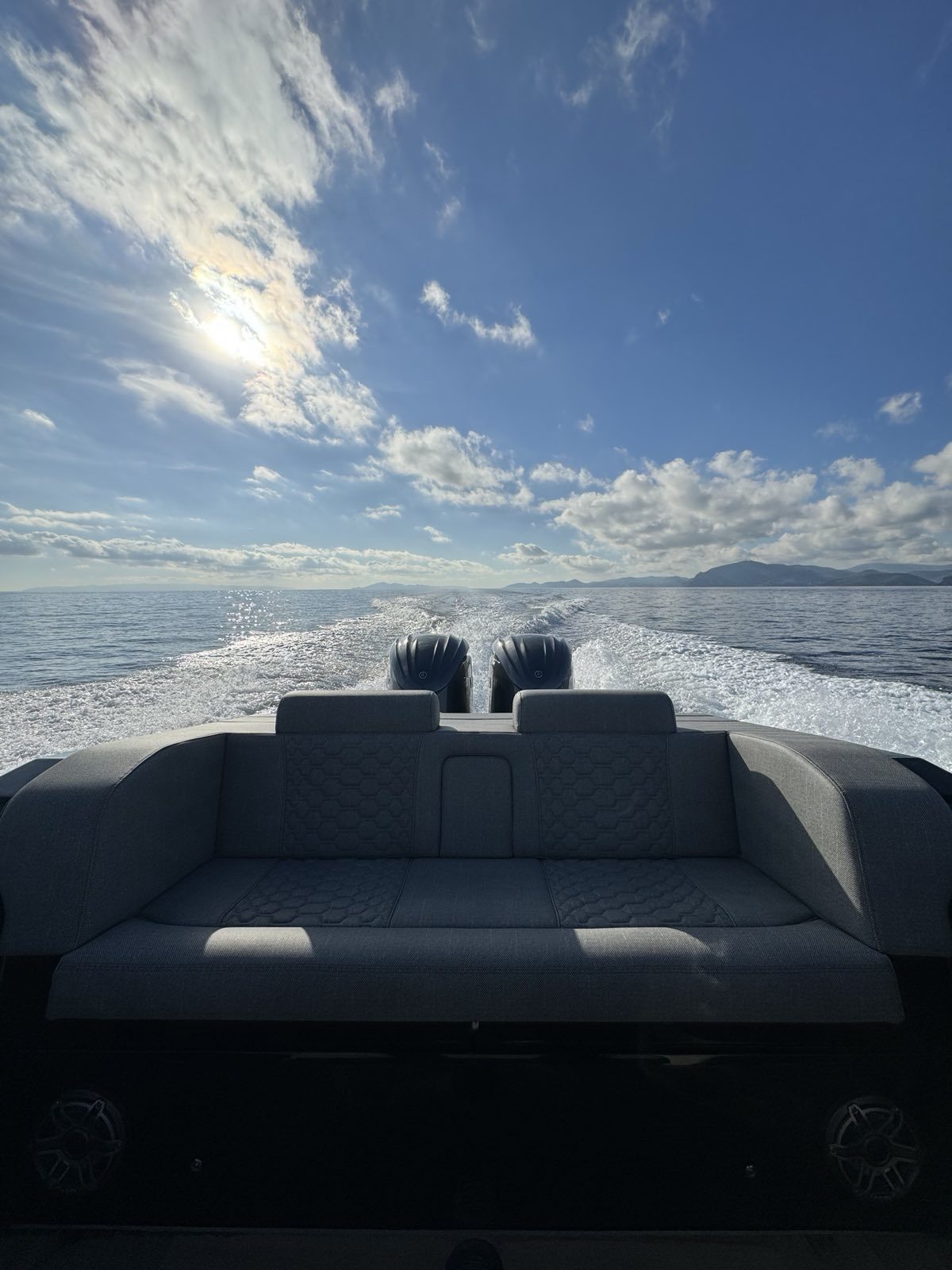 RIVAGE CRUISES — YACHT TENDER CHARTER 5 AQUAHOLIC, Technohull GS 38 · Black — yacht tender charter, Rivage Cruises